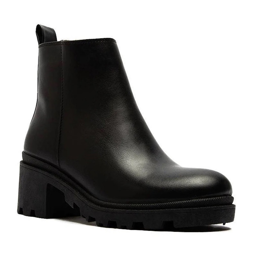 Qupid Vigor Black Lug Sole Bootie